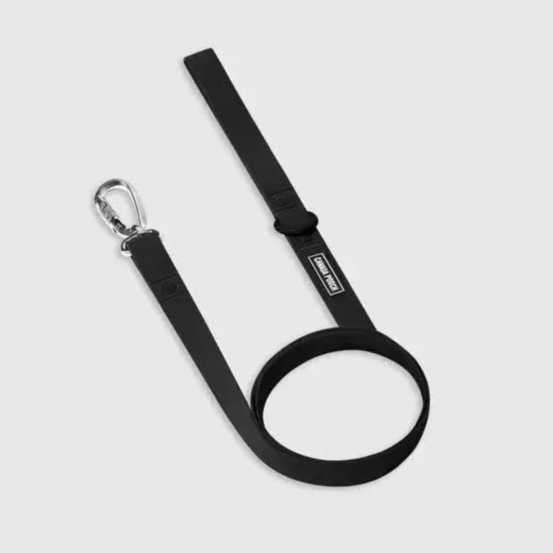 Canada Pooch Waterproof Dog Leash S/M Black