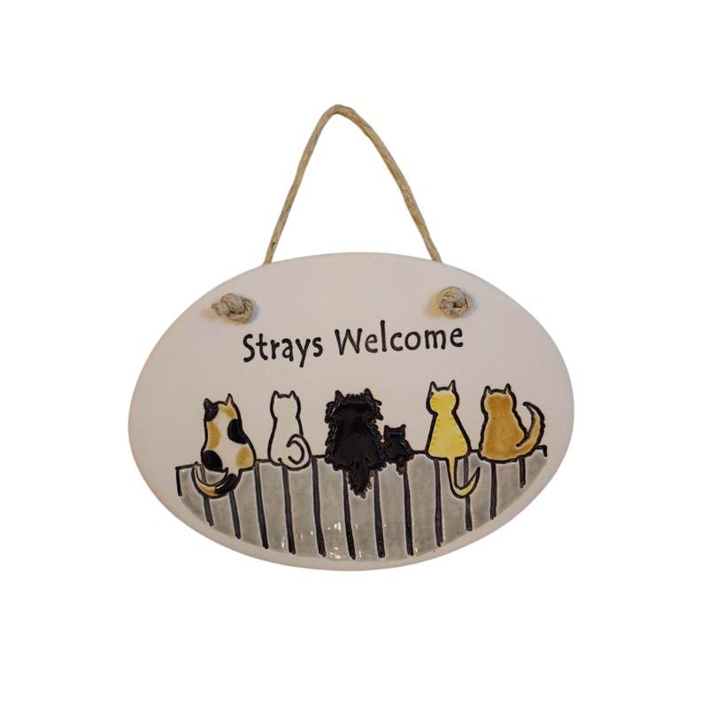 Ceramic Plaque – Strays Welcome